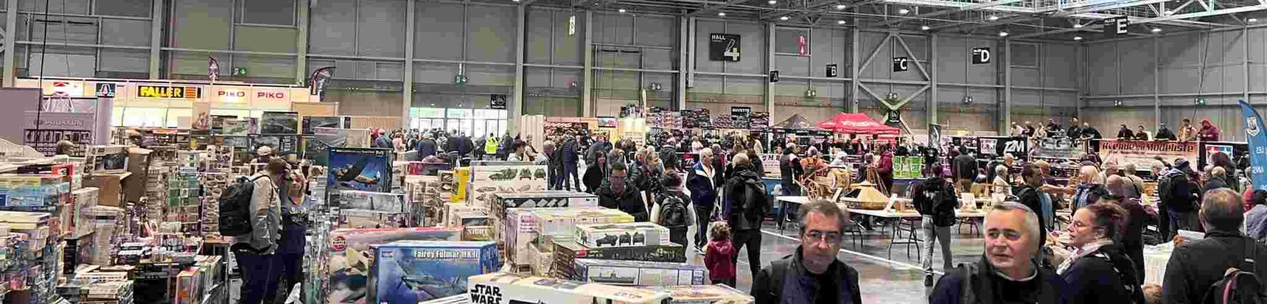 Un hall et demi sur les quatre occupés